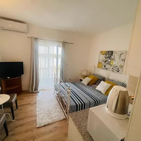 Apartment By The Sea - 21313